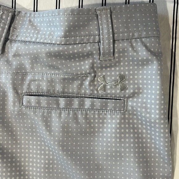 Youth UNDER ARMOUR golf shorts size 14 - Picture 3 of 5